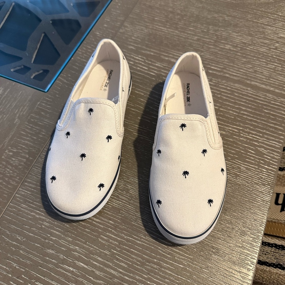 Janie and Jack White Moccasins with Black Palm Trees